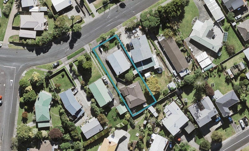 2/48 Waimumu Road, Massey, Auckland - Carousel 1