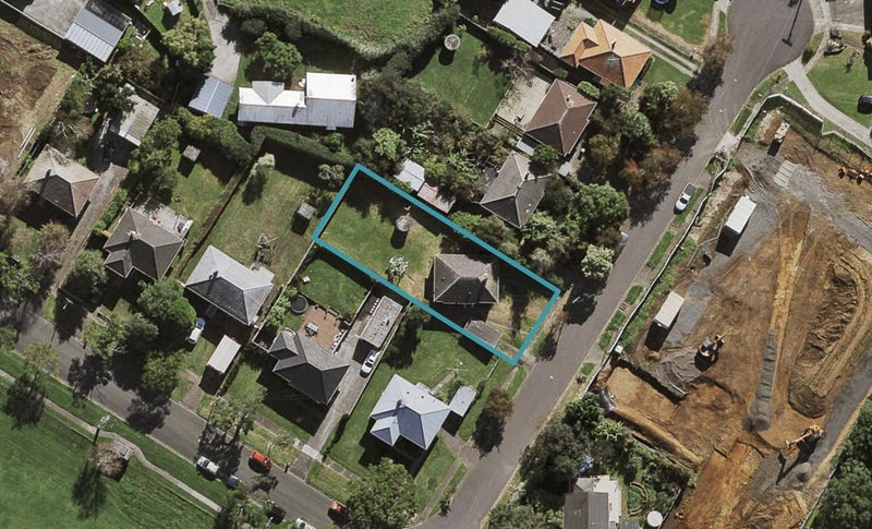 2 Tuata Street, One Tree Hill, Auckland - Carousel 1