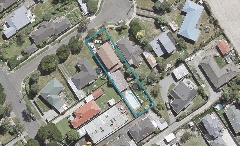 6 Ross Grove, Trentham, Upper Hutt - Carousel 1