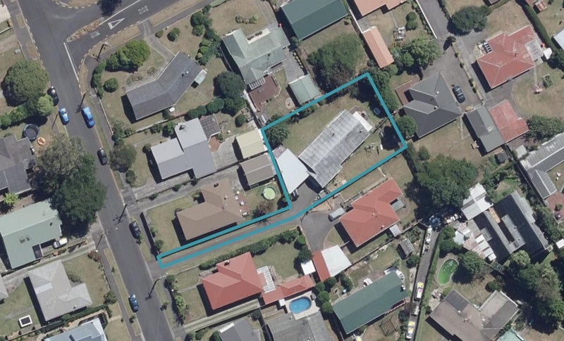 30 Regent Street, Silverdale, Hamilton - Carousel 1