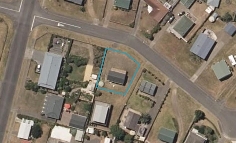 13 Takitimu Street, Waitārere Beach, Levin - Carousel 1