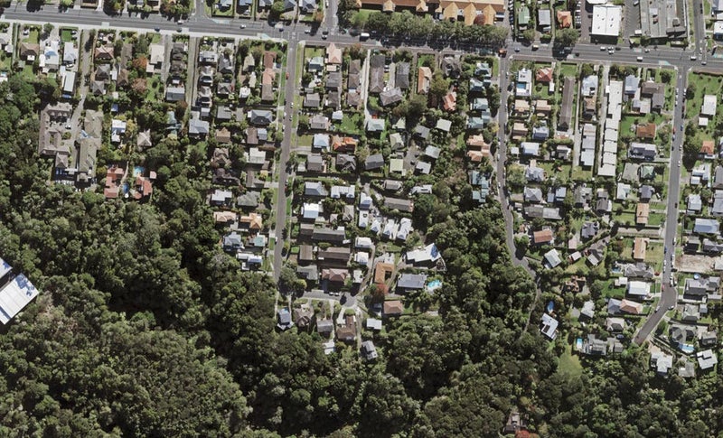 2/12 Wernham Place, Northcote, Auckland - Carousel 1