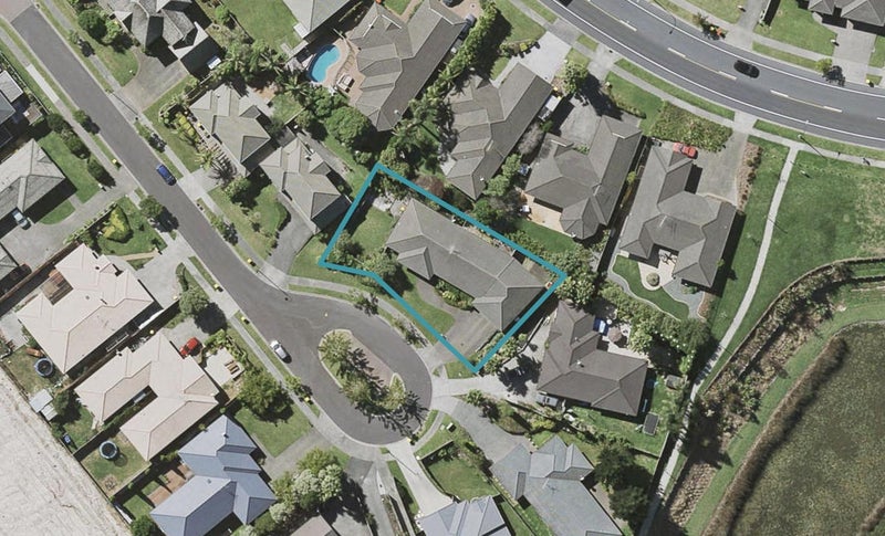 6 Buncrana Place, Pinehill, Auckland - Carousel 1