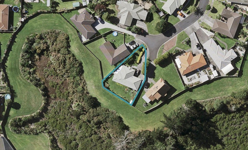 22 Lutana Place, Burswood, Auckland - Carousel 1