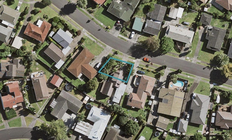 1/10 Glengowan Place, Conifer Grove, Takanini - Carousel 1