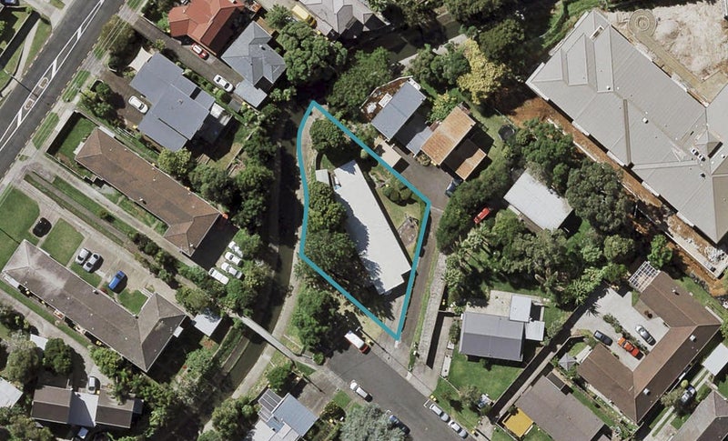 2/23 Brook Street, Milford, Auckland - Carousel 1