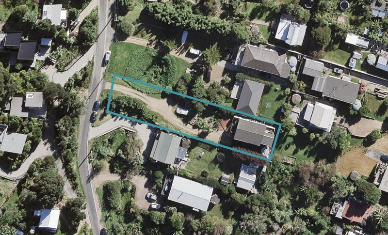 33 Lannan Road, Surfdale, Waiheke Island - Carousel 1