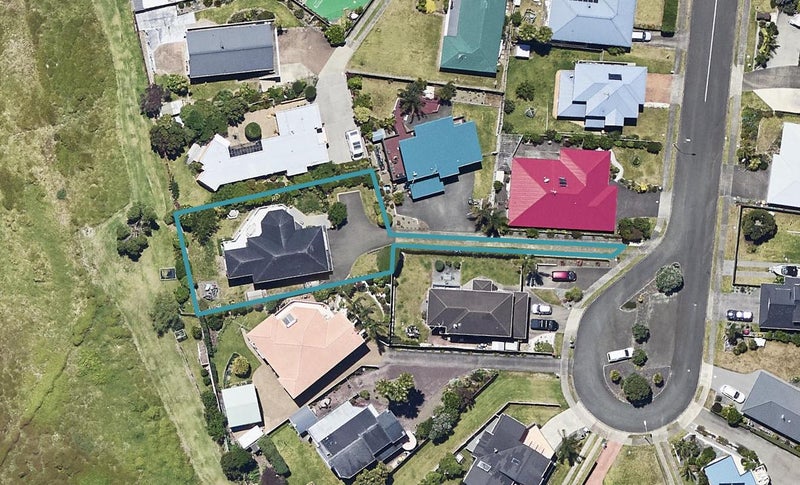 10 Panorama Place, Coastlands, Whakatane - Carousel 1