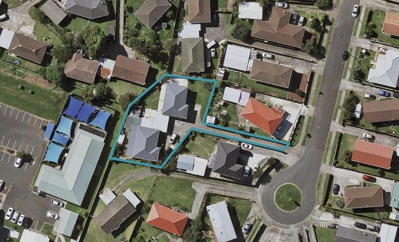 1/13 Vetori Place, Clover Park, Auckland - Carousel 1