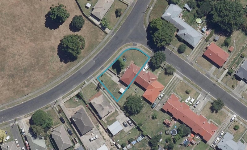 32 Wordsworth Crescent, Enderley, Hamilton - Carousel 1
