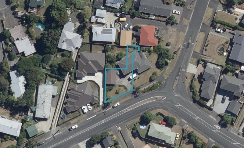 1/81 Dinsdale Road, Dinsdale, Hamilton - Carousel 1