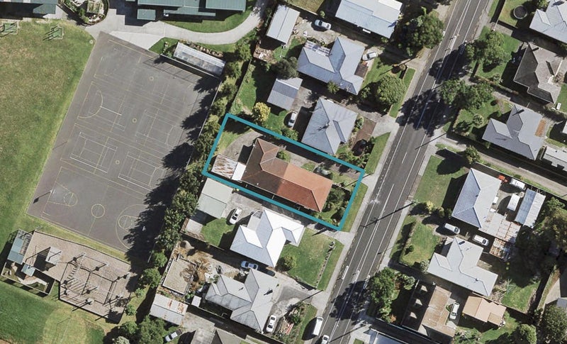 52 Mckean Avenue, Manurewa, Auckland - Carousel 1