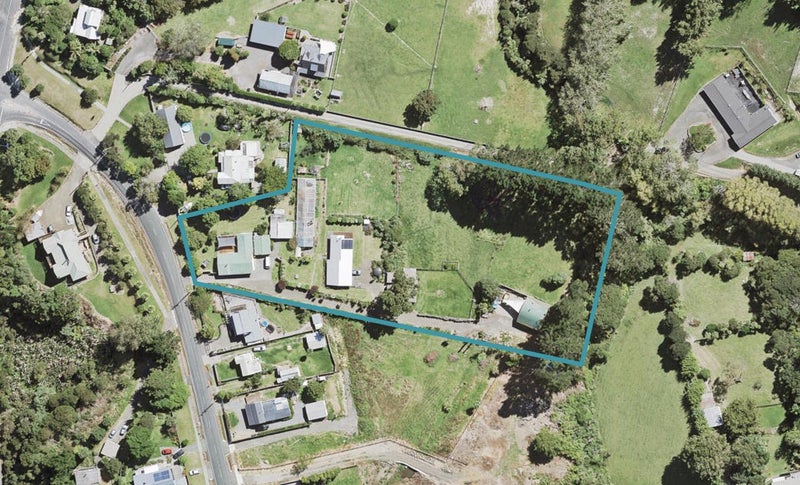 5 Mcentee Road, Waitakere, Auckland - Carousel 1