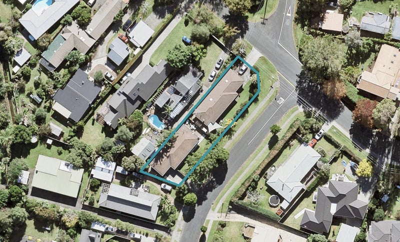10 Glengarry Avenue, Manly, Whangaparaoa - Carousel 1