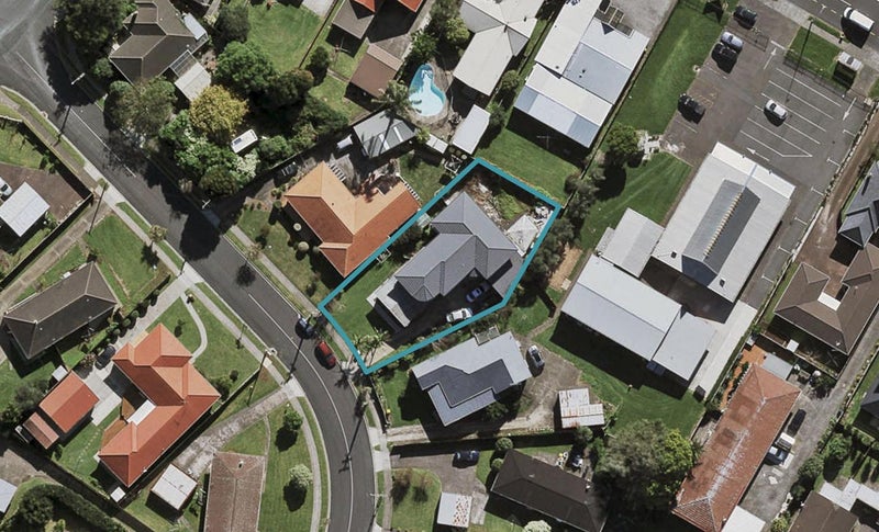 43 Buckingham Crescent, Manukau, Auckland - Carousel 1