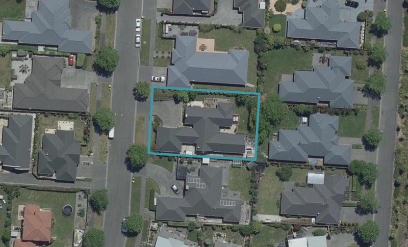 21 Coolspring Way, Redwood, Christchurch - Carousel 1