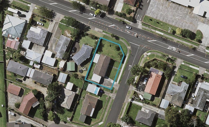 28 Sandrine Avenue, Clover Park, Auckland - Carousel 1