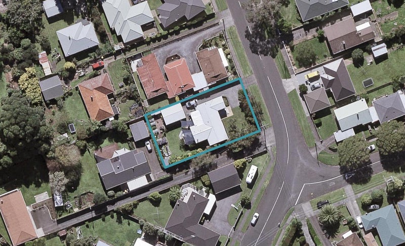 128 Govett Avenue, Frankleigh Park, New Plymouth - Carousel 1