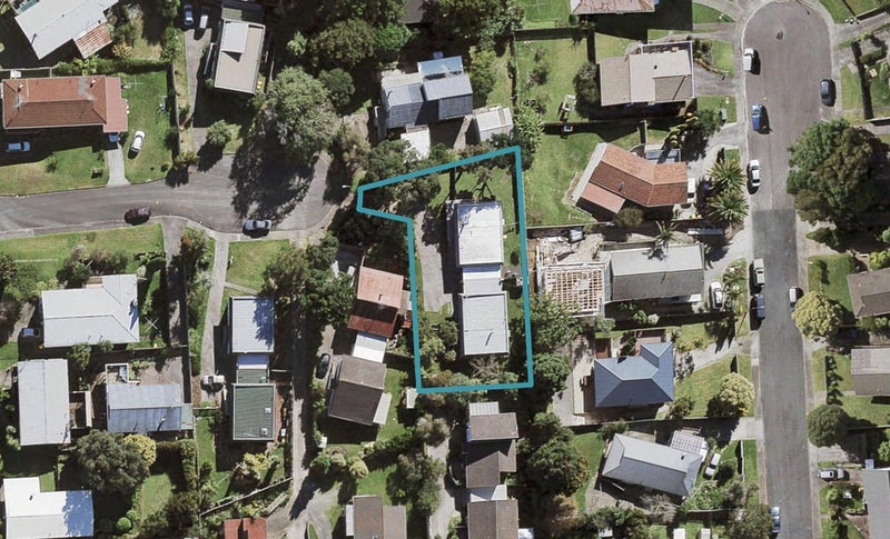 2/11 Tusac Place, Totara Vale, Auckland - Carousel 1