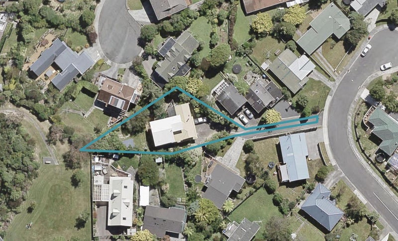 5 Dunsandel Grove, Silverstream, Upper Hutt - Carousel 1