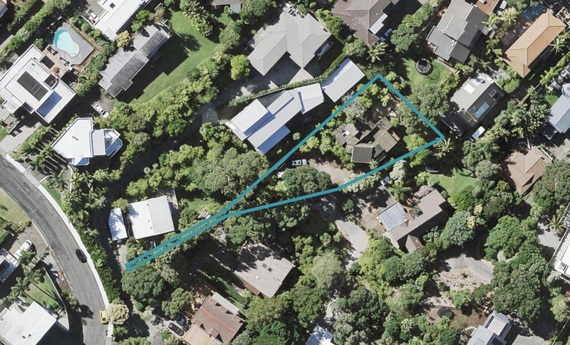 33 Eastcliffe Road, Castor Bay, Auckland - Carousel 1