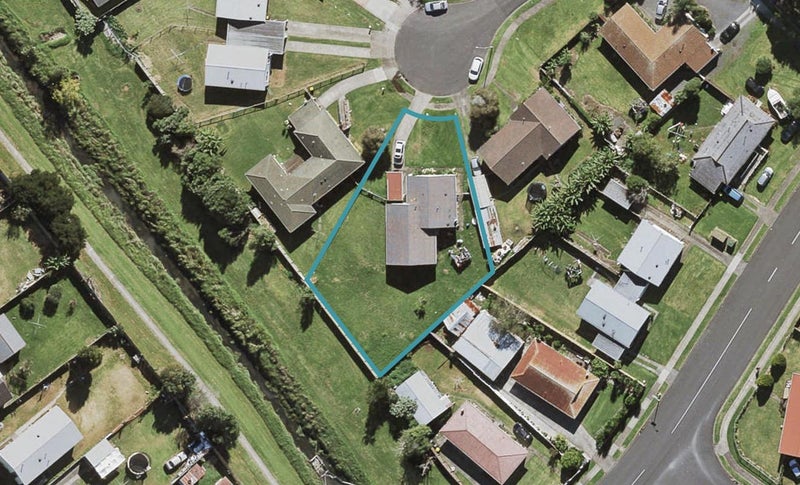 8 Bede Place, Mangere, Auckland - Carousel 1
