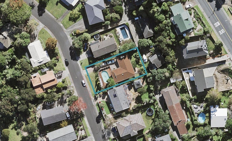 8 Pluto Place, Beach Haven, Auckland - Carousel 1