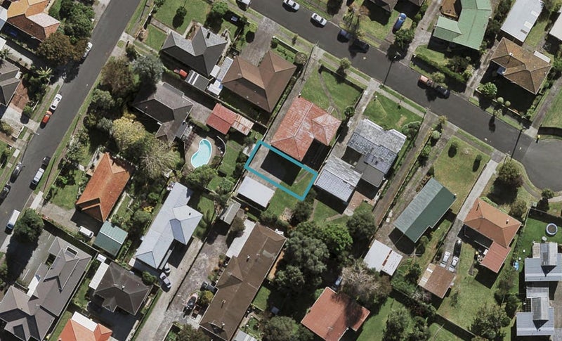 1D Wilmshurst Avenue, Papatoetoe, Auckland - Carousel 1