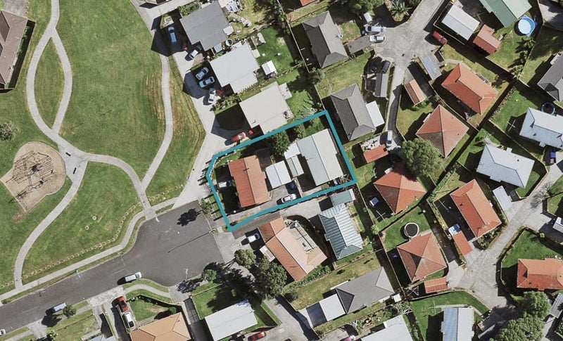 2/42 Templeton Place, Clendon Park, Auckland - Carousel 1