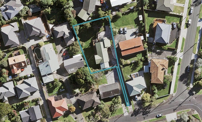 42 Batkin Road, New Windsor, Auckland - Carousel 1