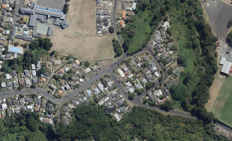 4/204 Seddon Road, Maeroa, Hamilton - Carousel 1