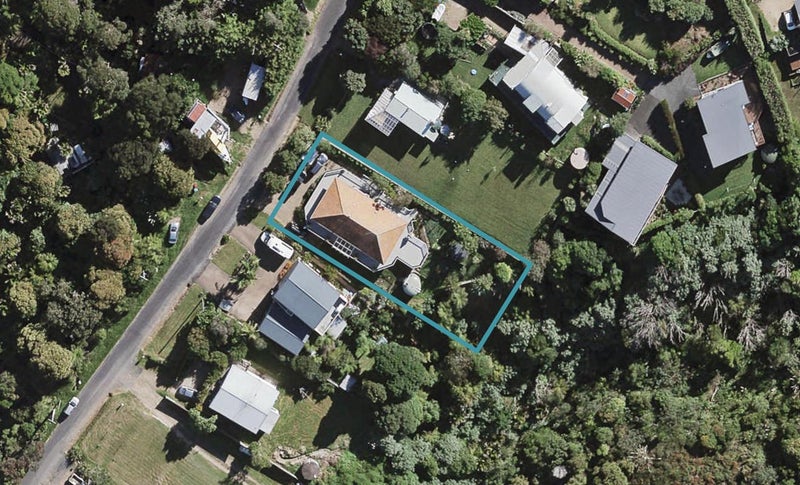 24 Beatty Parade, Surfdale, Waiheke Island - Carousel 1