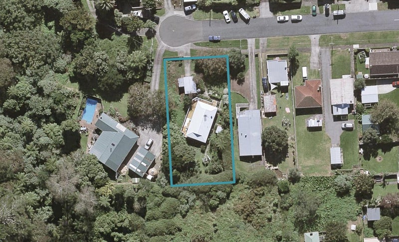 15 Parris Street, Moturoa, New Plymouth - Carousel 1