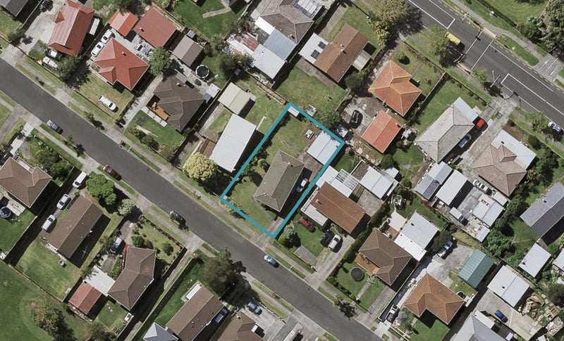 22 Dillon Crescent, Clover Park, Auckland - Carousel 1