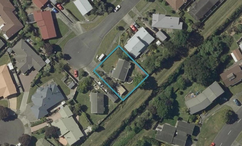 61 Chatsworth Place, Highbury, Palmerston North - Carousel 1