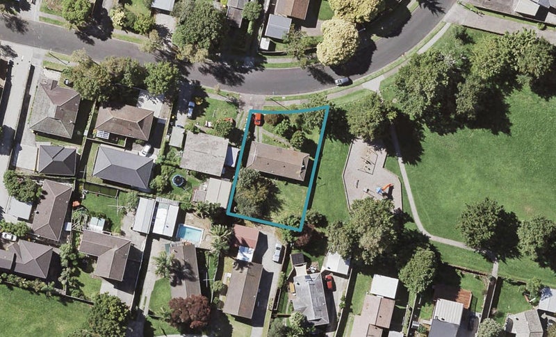 16 Glennandrew Drive, Half Moon Bay, Auckland - Carousel 1