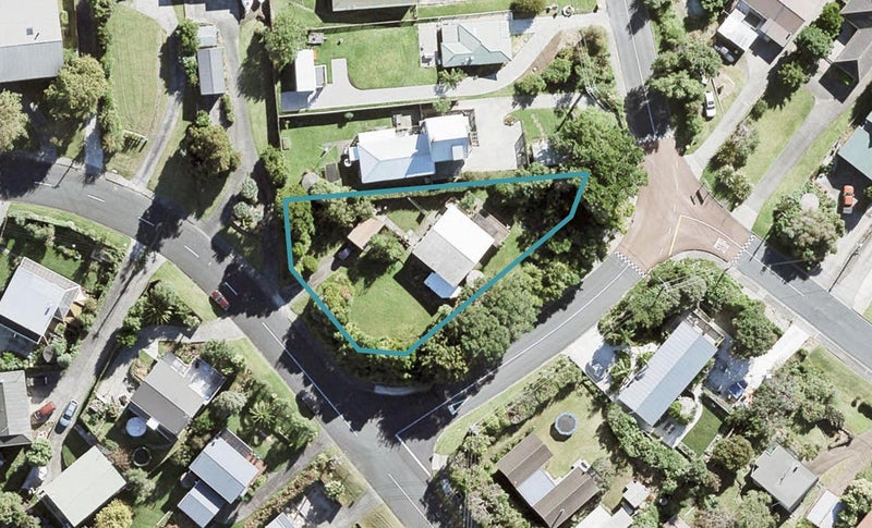 26 Penton Road, Stanmore Bay, Whangaparaoa - Carousel 1