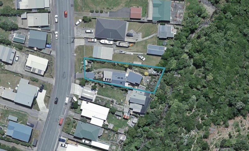 40 Happy Valley Road, Owhiro Bay, Wellington - Carousel 1