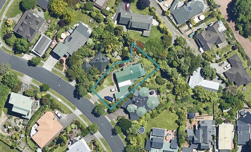 15 Aquarius Drive, Kawaha Point, Rotorua - Carousel 1
