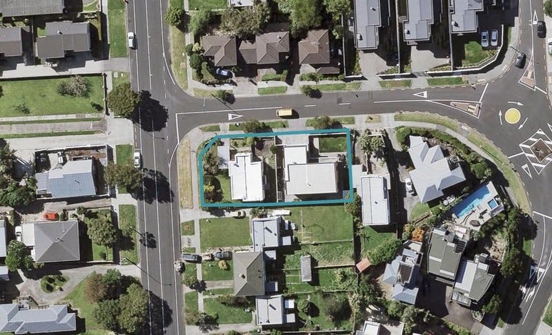 1/1 Tokomaru Street, Orakei, Auckland - Carousel 1