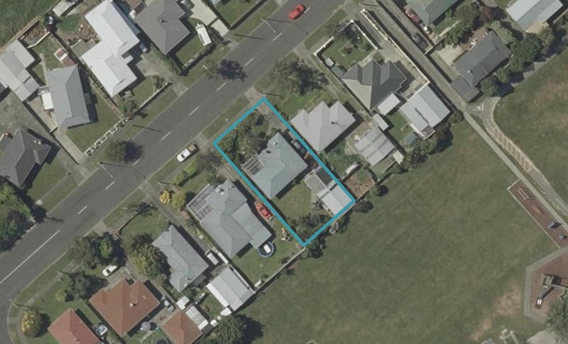 42 Benmore Avenue, Cloverlea, Palmerston North - Carousel 1
