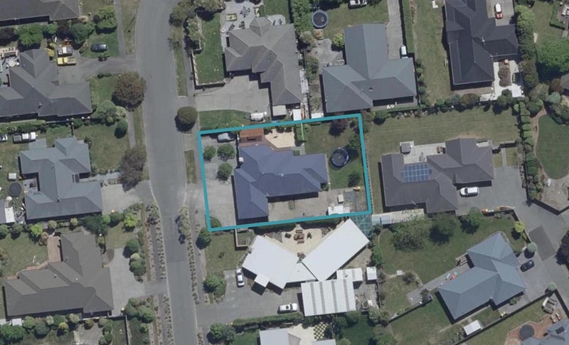 8 Hemingway Place, Spencerville, Christchurch - Carousel 1