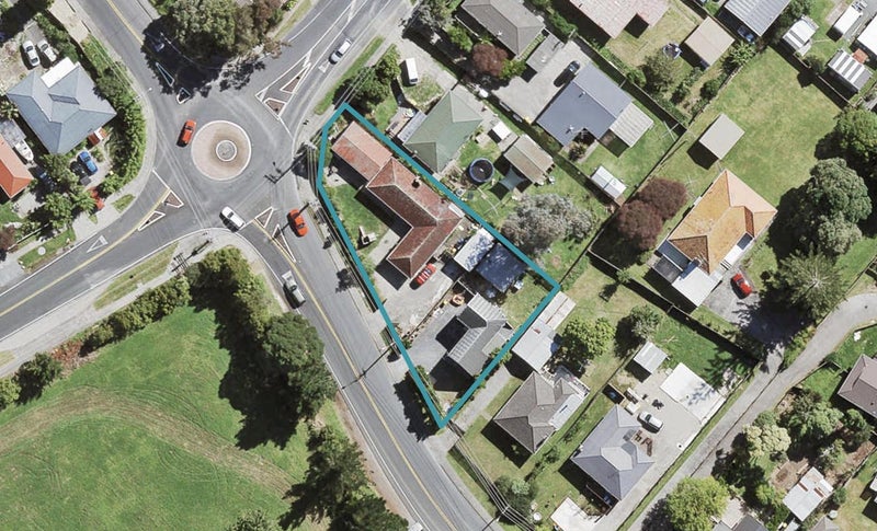 2/22 Pine Avenue, Henderson, Auckland - Carousel 1