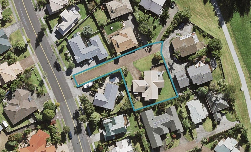 55 Unsworth Drive, Unsworth Heights, Auckland - Carousel 1