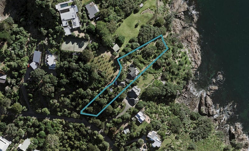 51 Great Barrier Road, Oneroa, Waiheke Island - Carousel 1