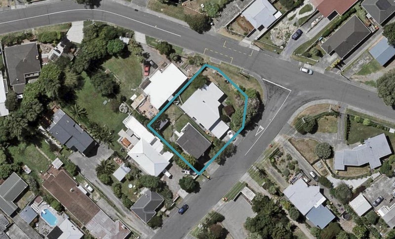 15 Frederick Street, Paraparaumu Beach, Paraparaumu - Carousel 1