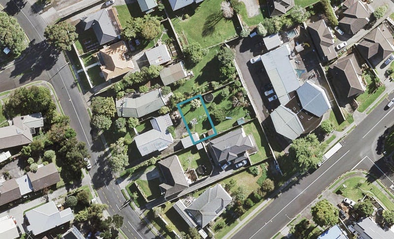 80D Commodore Drive, Lynfield, Auckland - Carousel 1