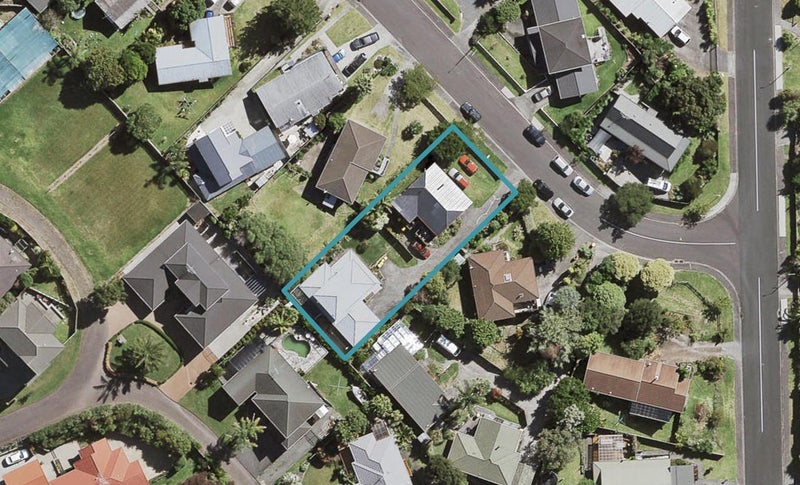 2/5 Lesa Annis Place, Henderson, Auckland - Carousel 1