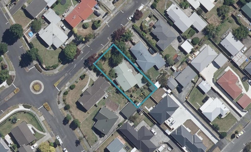 4 Bowen Place, St Andrews, Hamilton - Carousel 1