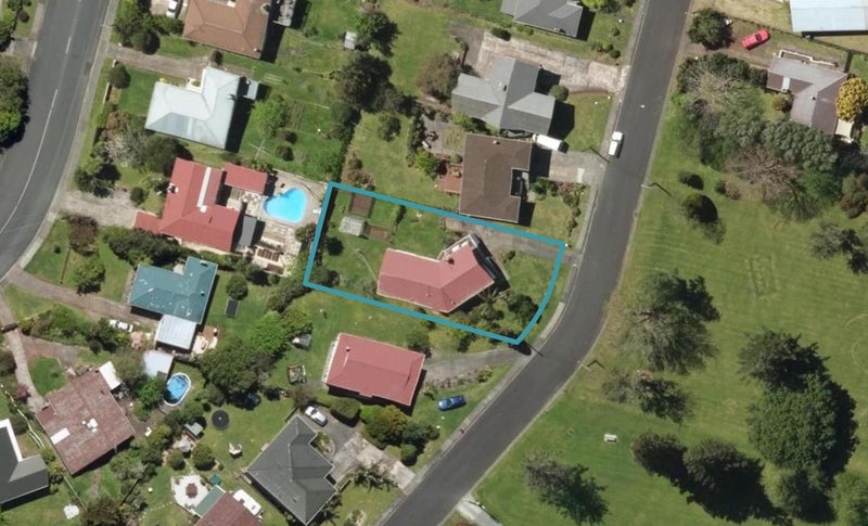 15 Tuhangi Street, Kamo, Whangarei - Carousel 1